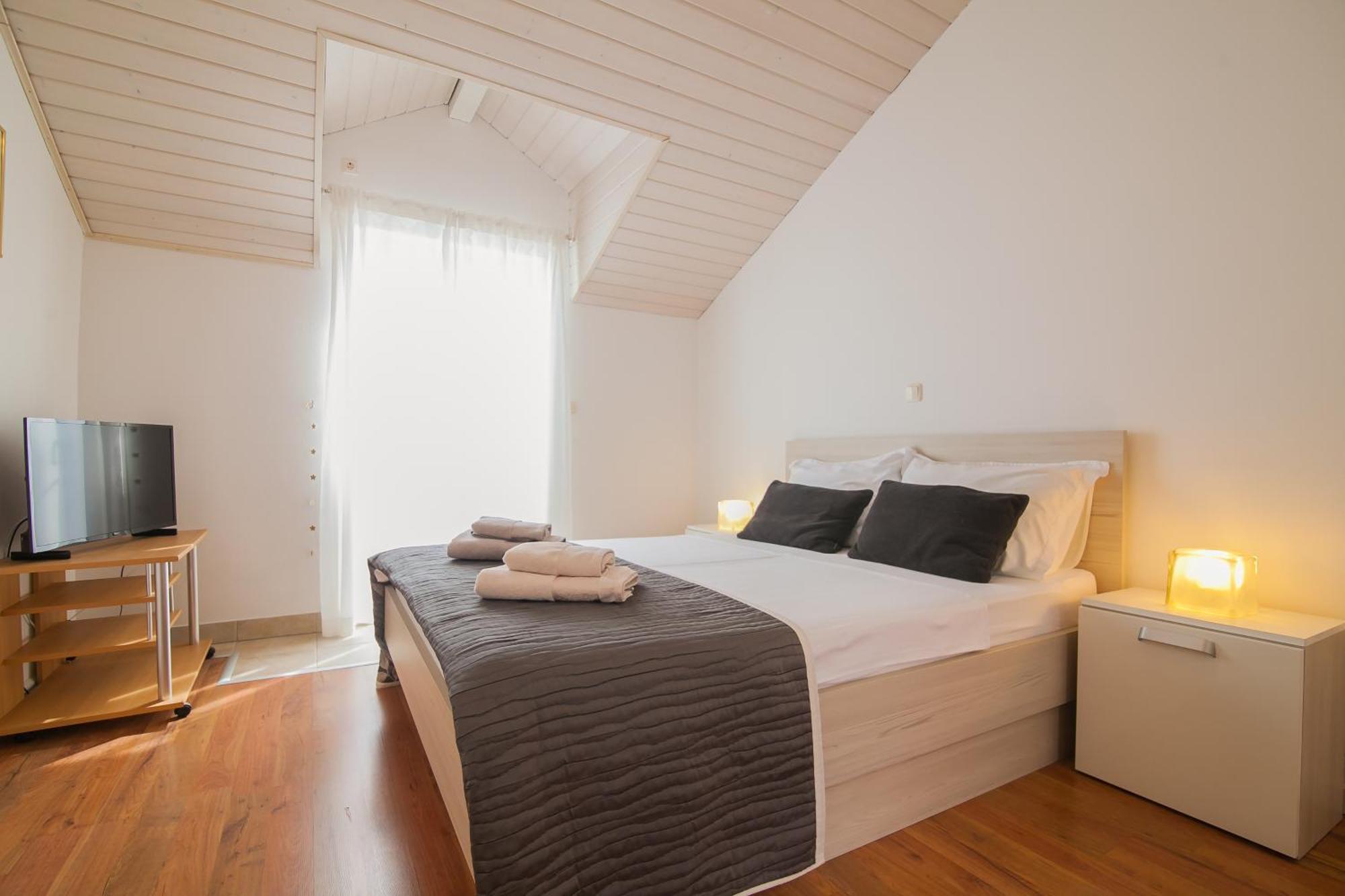 Helvetia Sunny Apartments Bol Zewnętrze zdjęcie