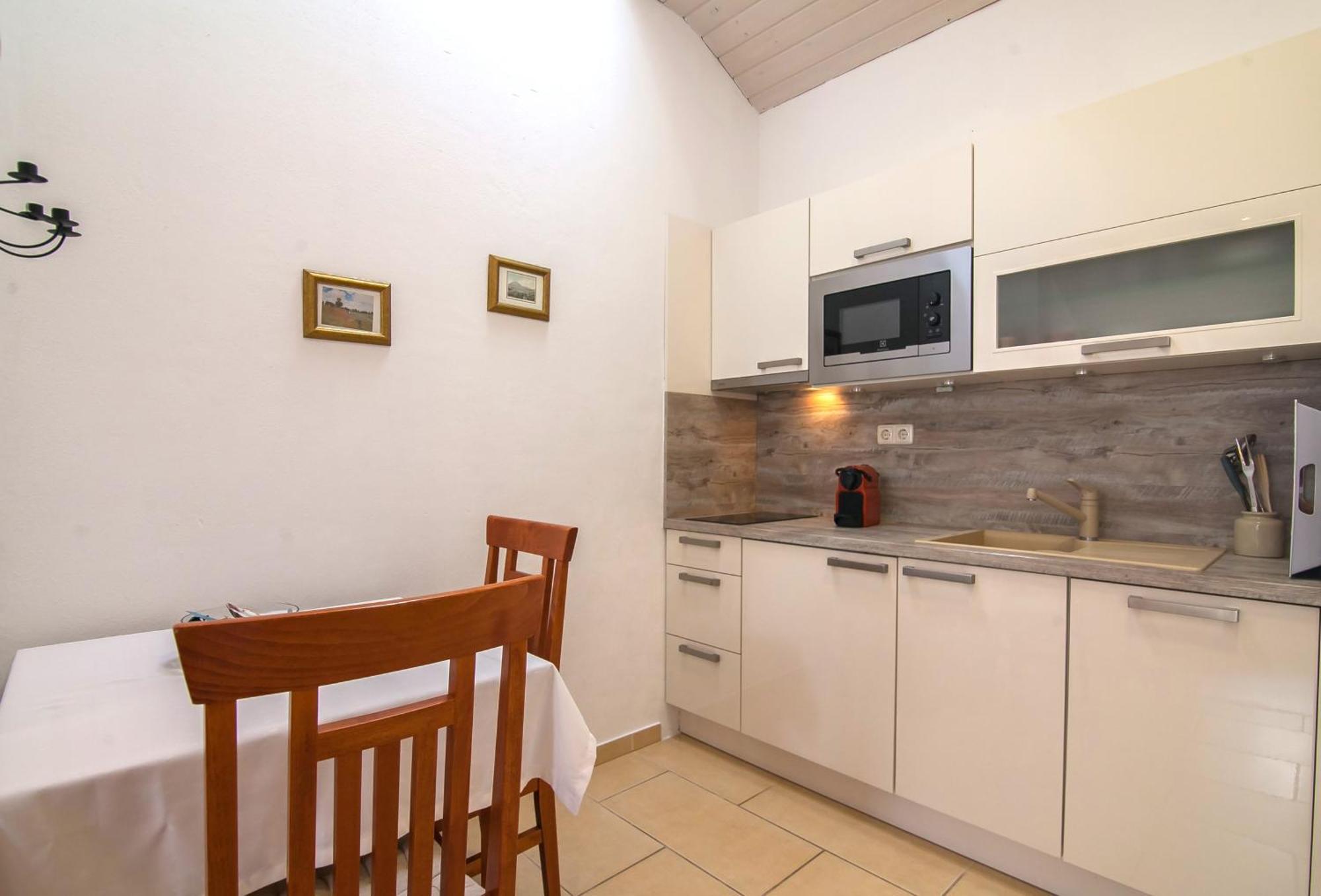 Helvetia Sunny Apartments Bol Zewnętrze zdjęcie