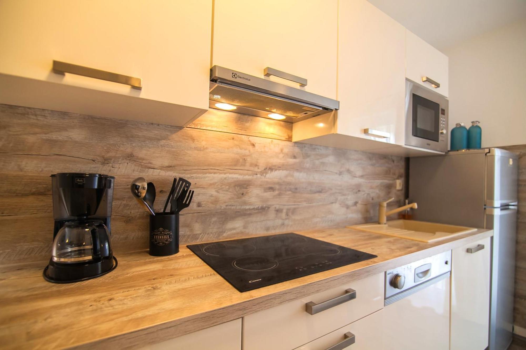 Helvetia Sunny Apartments Bol Zewnętrze zdjęcie