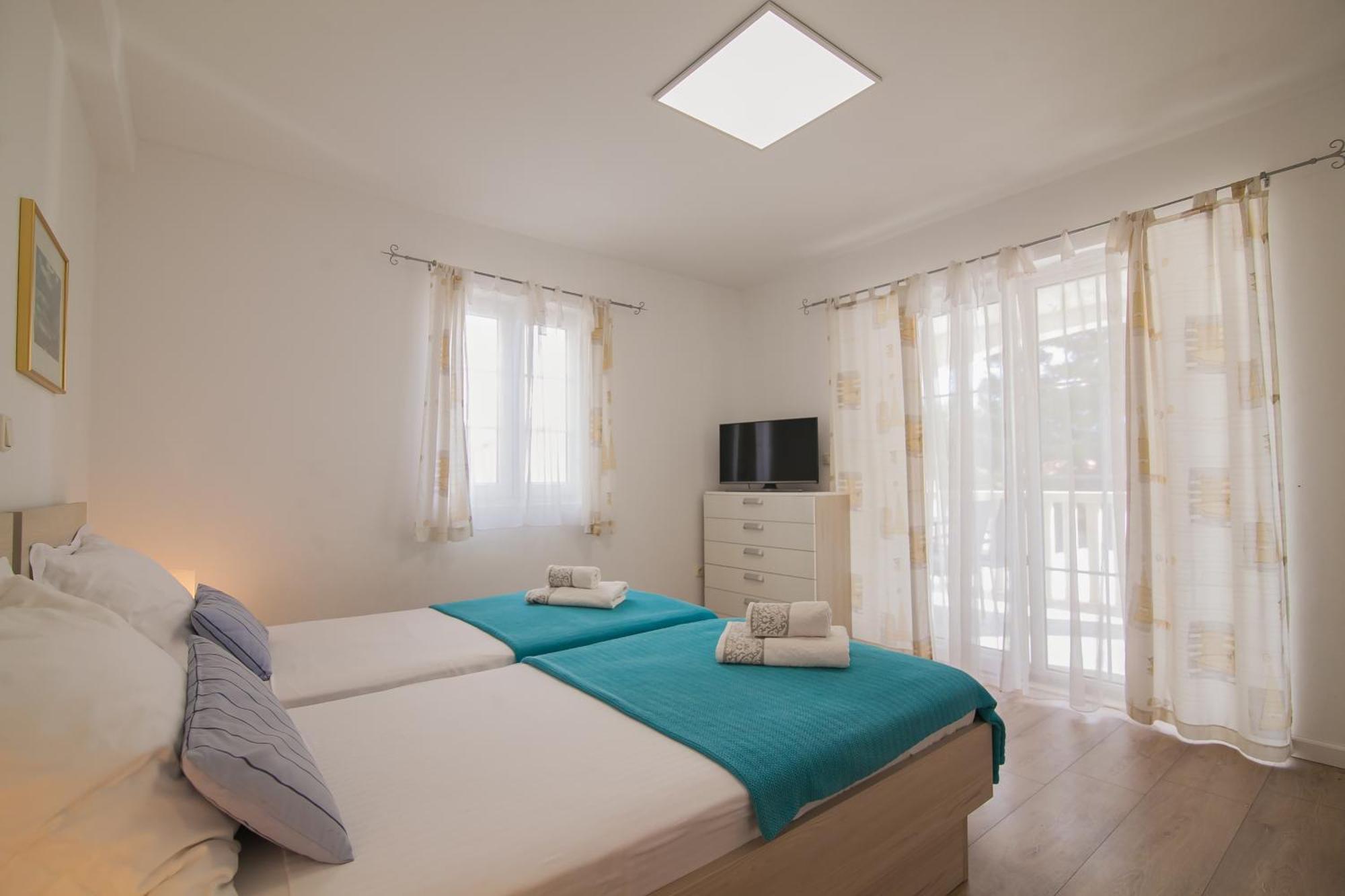 Helvetia Sunny Apartments Bol Zewnętrze zdjęcie